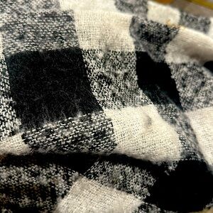 Black and white scarf